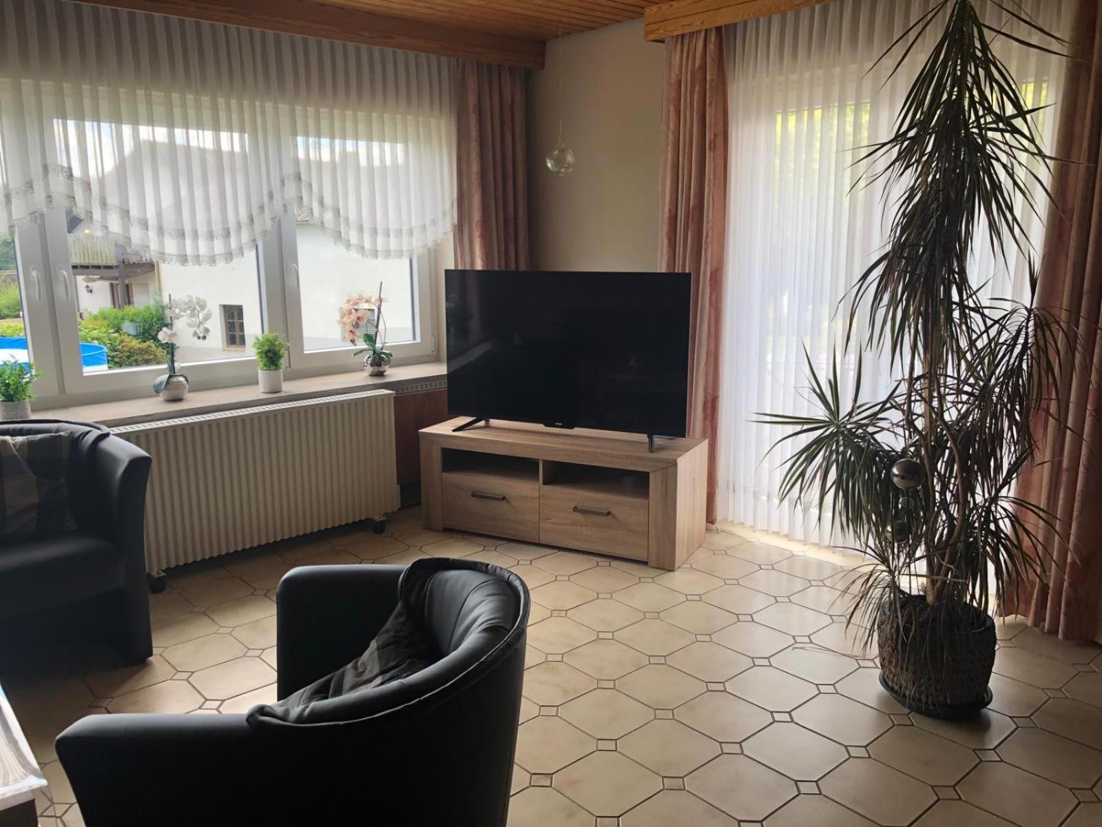 Ferienwohnungjahrsfeld Strassenhaus エクステリア 写真